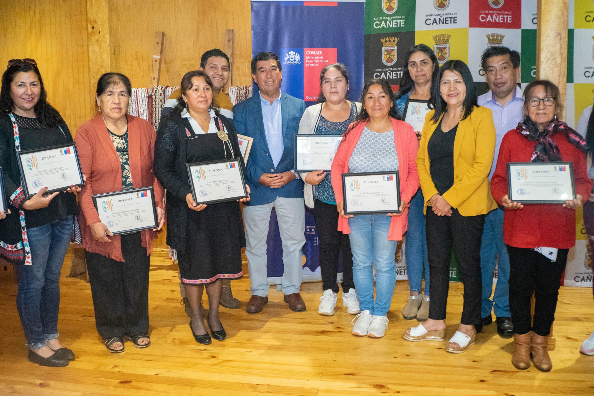 Certificación Escuela de Artes y Oficio Mapuche