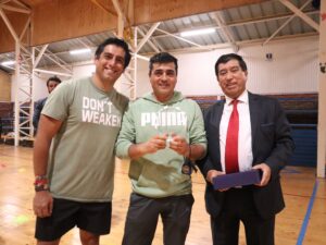 Entrega reconocimiento profesor crossfit