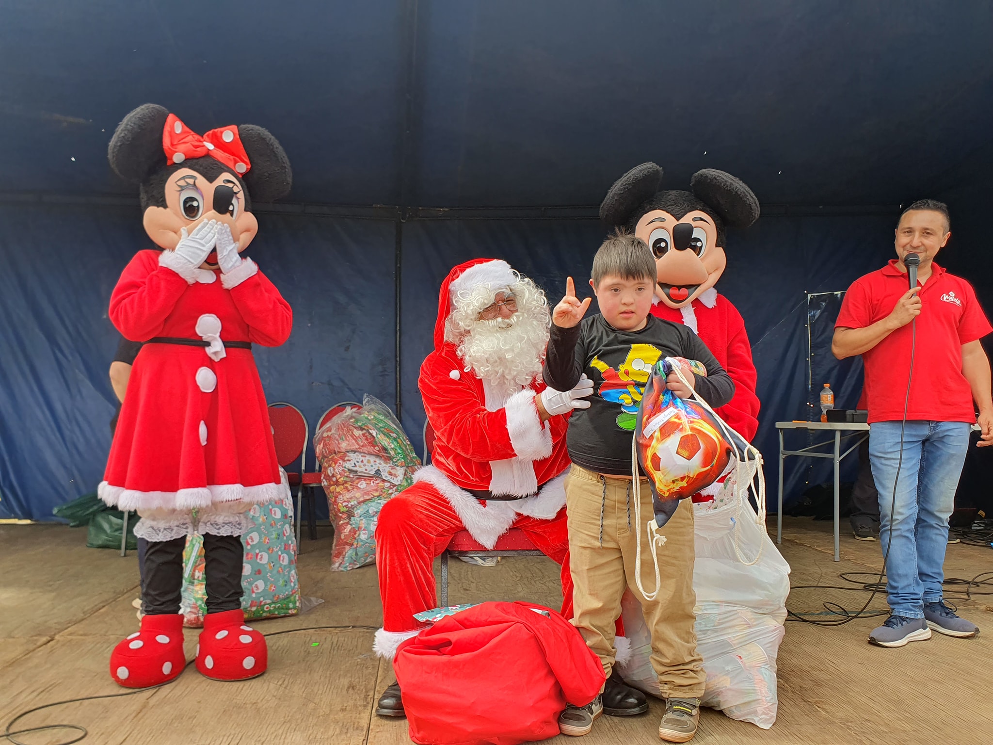 Show Navideño en Peleco